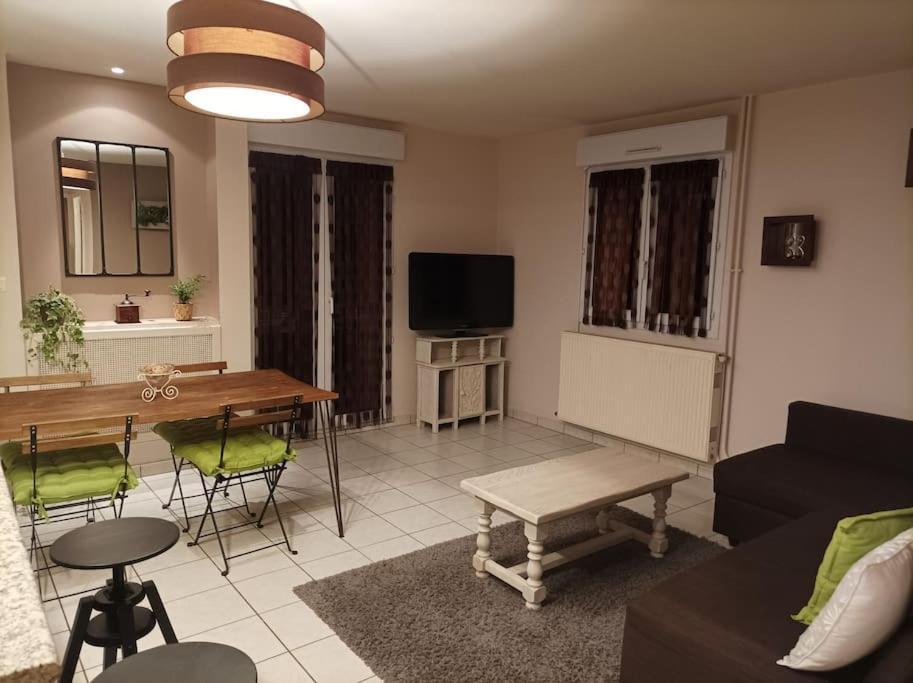 Ecully, Appartement Au Calme De 50M². Eksteriør bilde